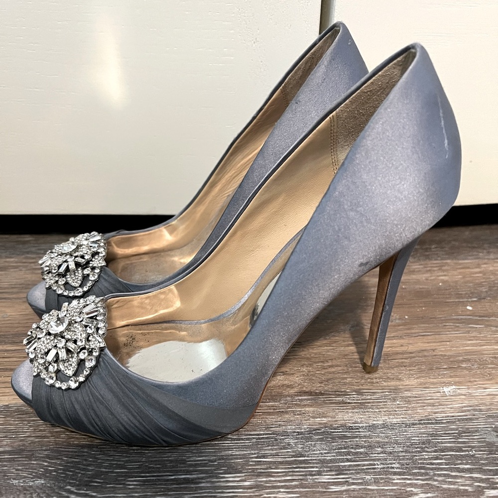Blue rhinestone Badgley Mischka pumps size 8